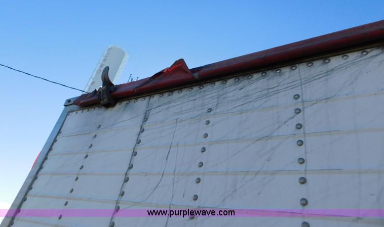 image for item J6843 2010 Wilson DWH-550 double hopper grain trailer