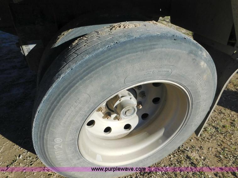 image for item J6843 2010 Wilson DWH-550 double hopper grain trailer