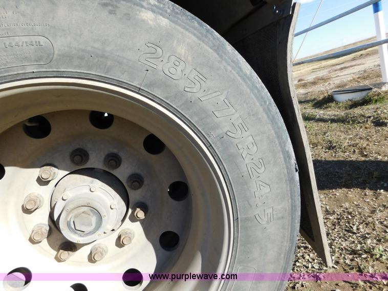 image for item J6843 2010 Wilson DWH-550 double hopper grain trailer