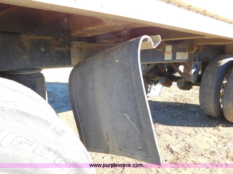 image for item J6843 2010 Wilson DWH-550 double hopper grain trailer