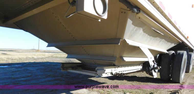 image for item J6843 2010 Wilson DWH-550 double hopper grain trailer