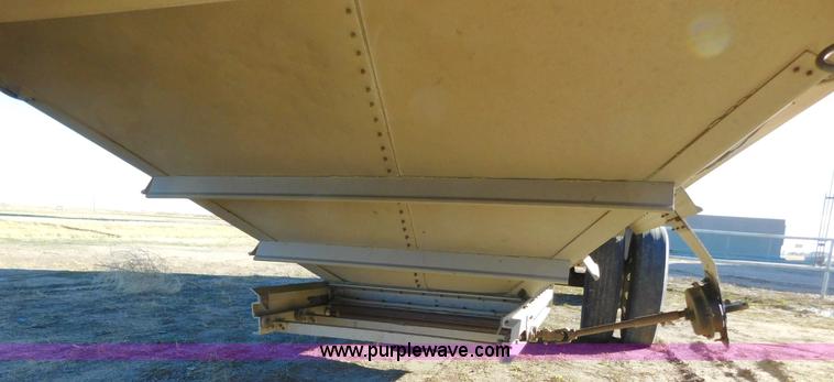image for item J6843 2010 Wilson DWH-550 double hopper grain trailer