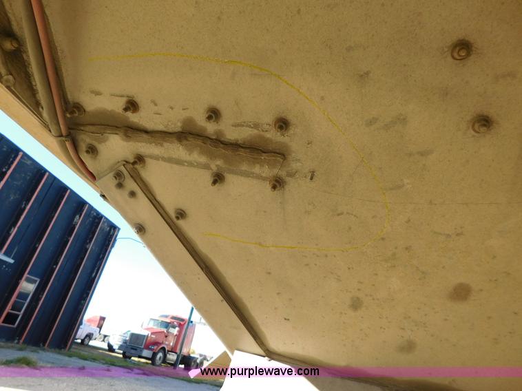 image for item J6843 2010 Wilson DWH-550 double hopper grain trailer