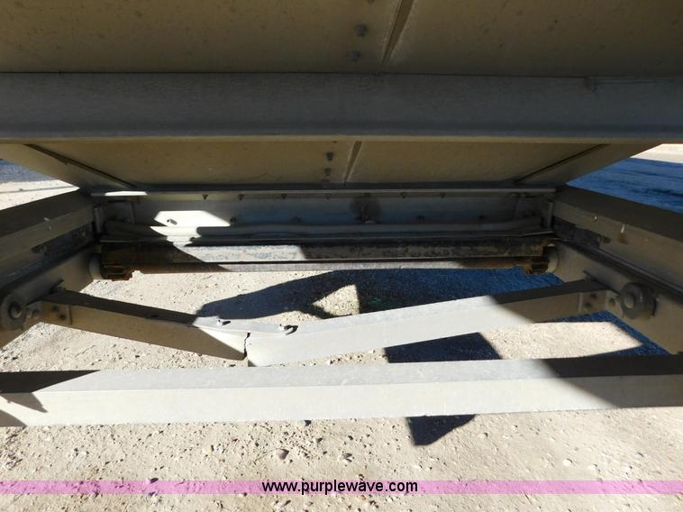 image for item J6843 2010 Wilson DWH-550 double hopper grain trailer