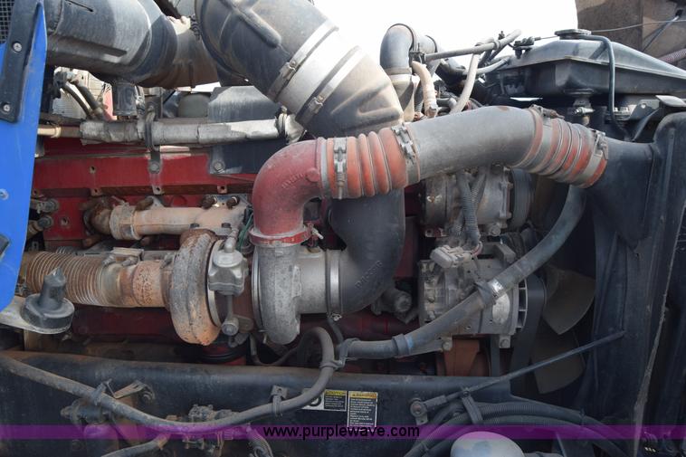 image for item J7006 2006 Kenworth T800 semi truck