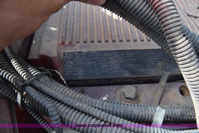 image for item J7006 2006 Kenworth T800 semi truck