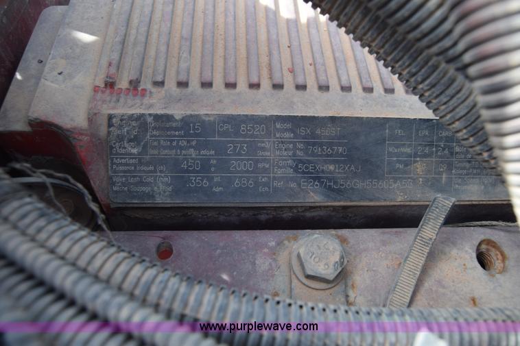 image for item J7006 2006 Kenworth T800 semi truck