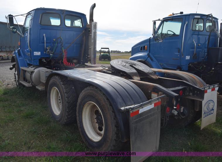 image for item J7007 2008 Sterling L9500 semi truck