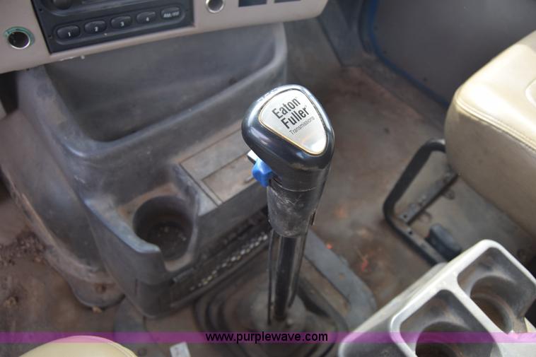 image for item J7007 2008 Sterling L9500 semi truck