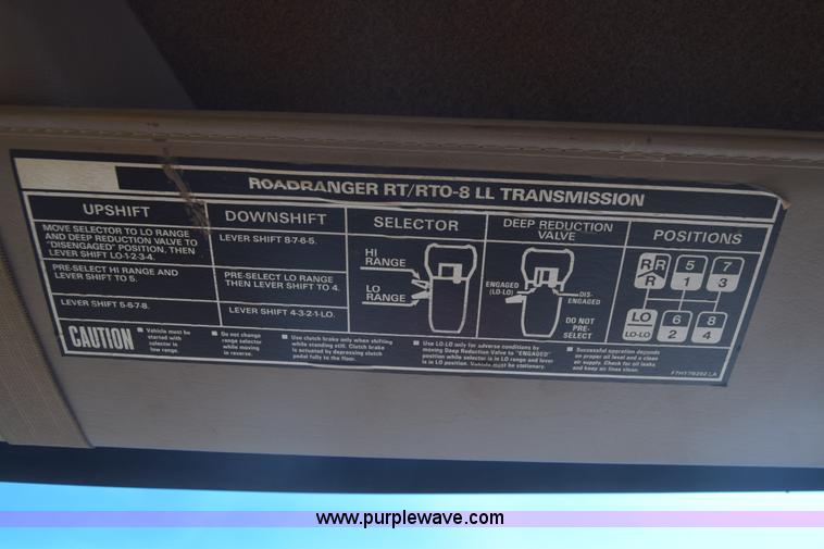 image for item J7007 2008 Sterling L9500 semi truck