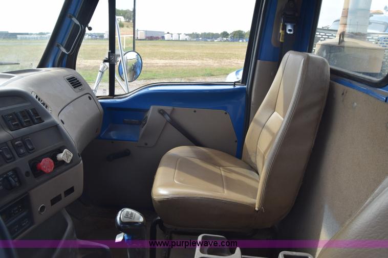 image for item J7007 2008 Sterling L9500 semi truck