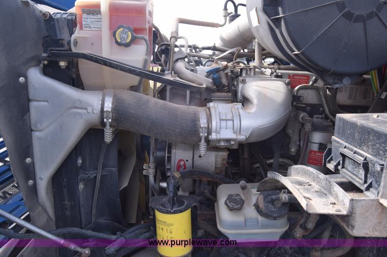 image for item J7007 2008 Sterling L9500 semi truck