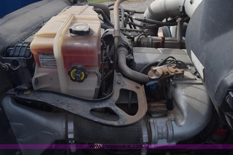 image for item J7007 2008 Sterling L9500 semi truck