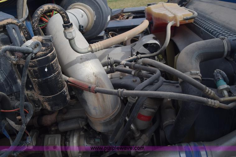 image for item J7007 2008 Sterling L9500 semi truck