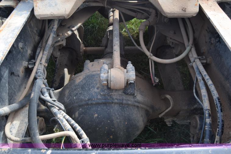 image for item J7007 2008 Sterling L9500 semi truck