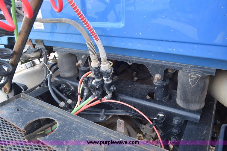 image for item J7007 2008 Sterling L9500 semi truck