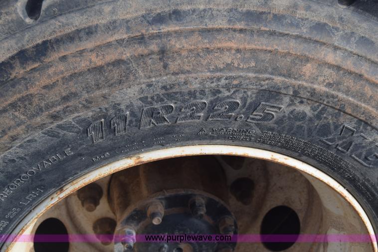 image for item J7007 2008 Sterling L9500 semi truck