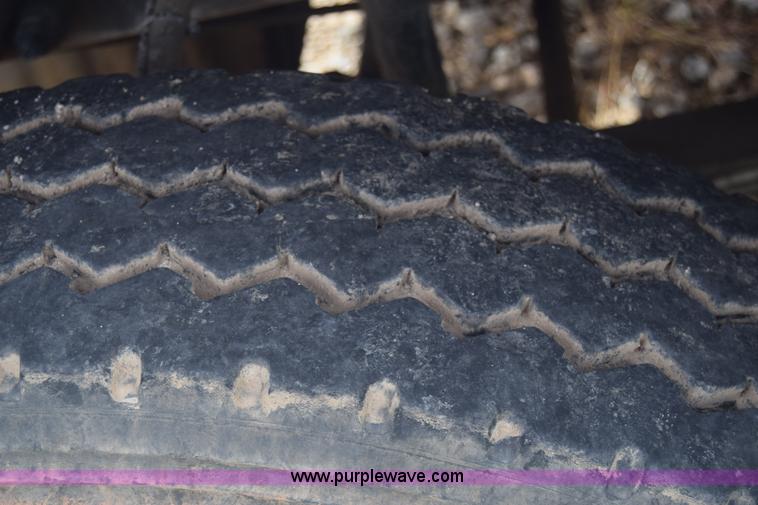 image for item J7007 2008 Sterling L9500 semi truck