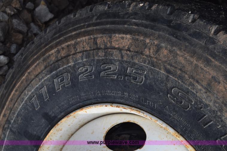 image for item J7007 2008 Sterling L9500 semi truck