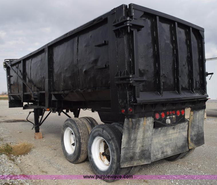 image for item J8464 1993 Mars end dump trailer