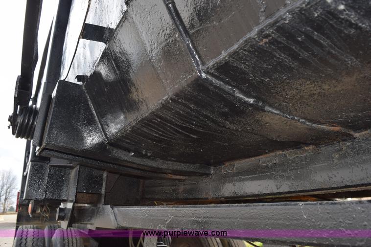 image for item J8464 1993 Mars end dump trailer