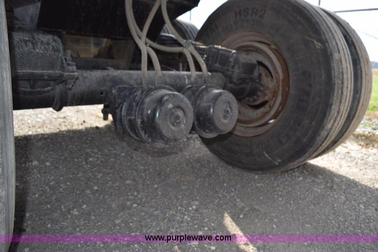 image for item J8464 1993 Mars end dump trailer