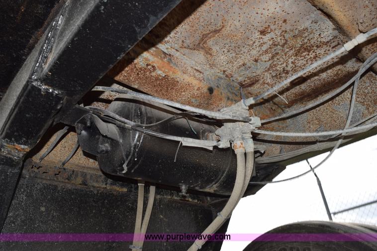 image for item J8464 1993 Mars end dump trailer