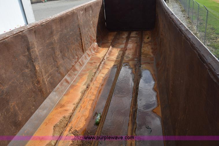 image for item J8464 1993 Mars end dump trailer