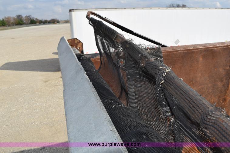 image for item J8464 1993 Mars end dump trailer