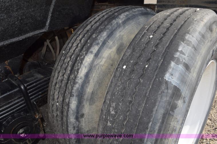 image for item J8464 1993 Mars end dump trailer