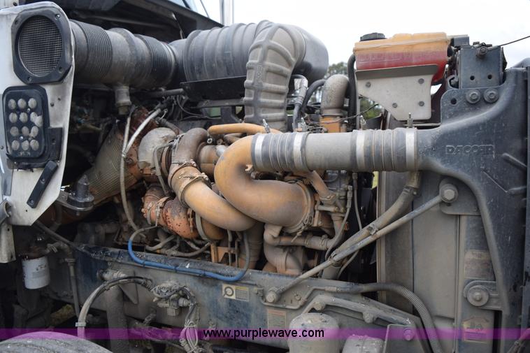 image for item J8471 2008 Kenworth T800 semi truck