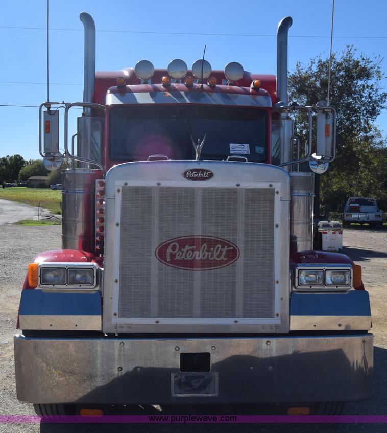 image for item K4917 2007 Peterbilt 379 semi truck