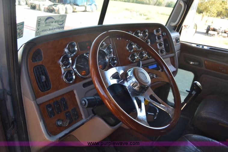 image for item K4917 2007 Peterbilt 379 semi truck