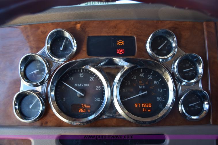 image for item K4917 2007 Peterbilt 379 semi truck