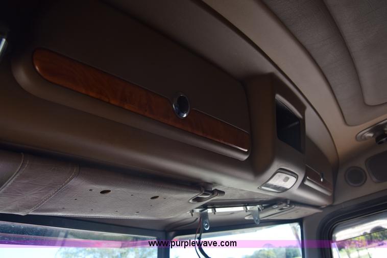 image for item K4917 2007 Peterbilt 379 semi truck