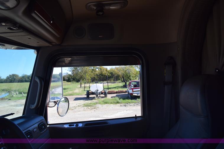 image for item K4917 2007 Peterbilt 379 semi truck