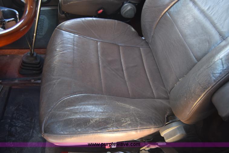 image for item K4917 2007 Peterbilt 379 semi truck