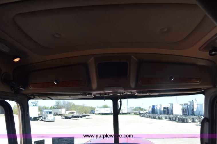 image for item K4917 2007 Peterbilt 379 semi truck