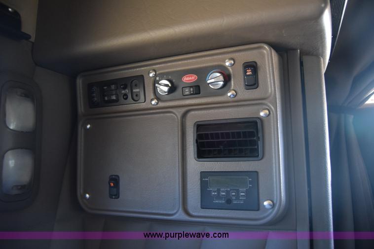 image for item K4917 2007 Peterbilt 379 semi truck