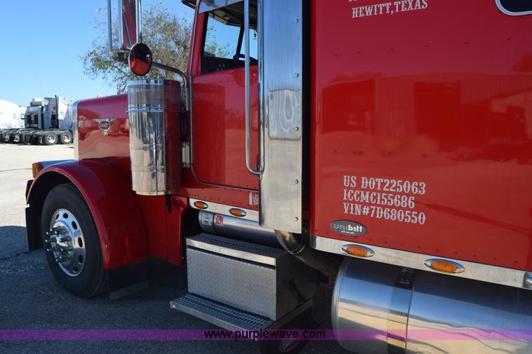image for item K4917 2007 Peterbilt 379 semi truck
