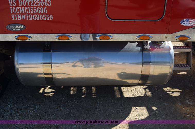 image for item K4917 2007 Peterbilt 379 semi truck