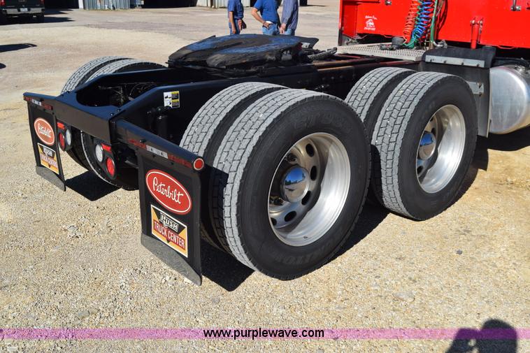 image for item K4917 2007 Peterbilt 379 semi truck