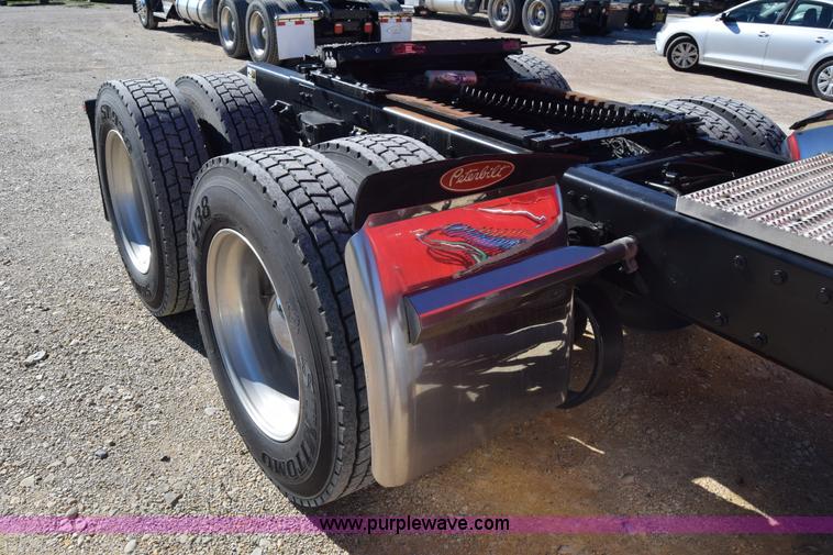 image for item K4917 2007 Peterbilt 379 semi truck