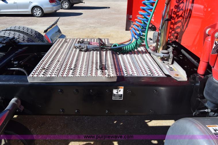 image for item K4917 2007 Peterbilt 379 semi truck