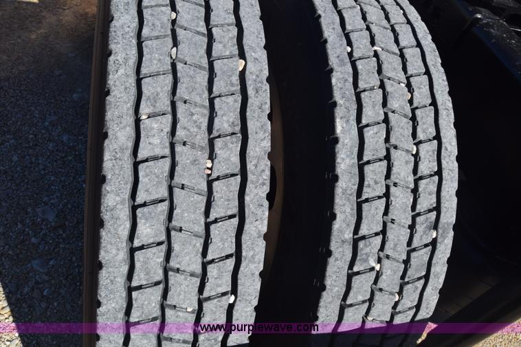 image for item K4917 2007 Peterbilt 379 semi truck