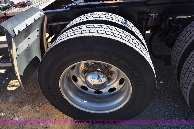 image for item K4917 2007 Peterbilt 379 semi truck