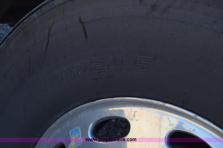 image for item K4917 2007 Peterbilt 379 semi truck