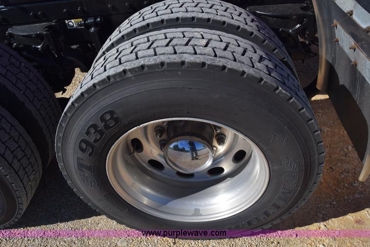 image for item K4917 2007 Peterbilt 379 semi truck