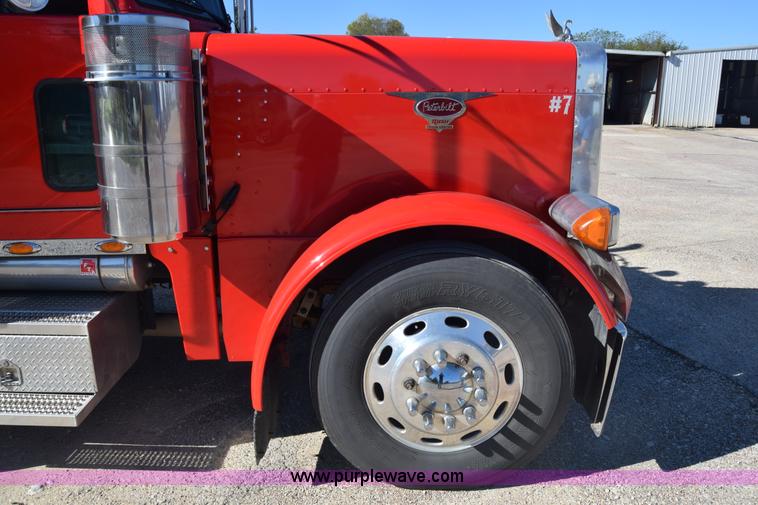 image for item K4917 2007 Peterbilt 379 semi truck
