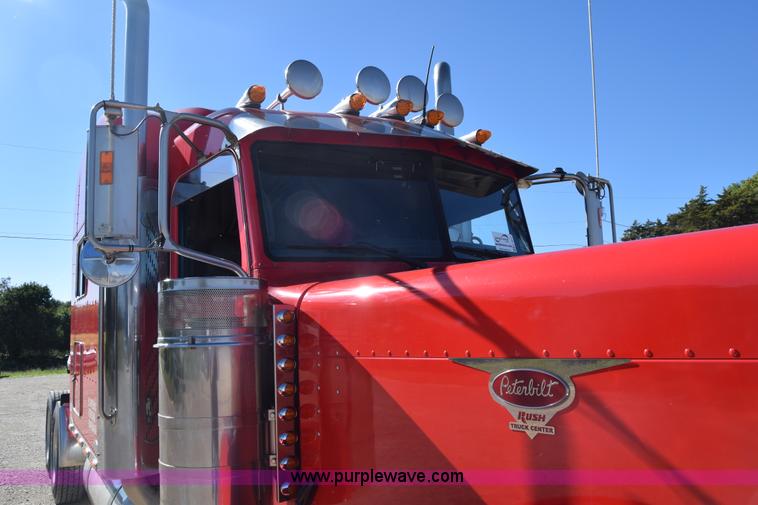 image for item K4917 2007 Peterbilt 379 semi truck